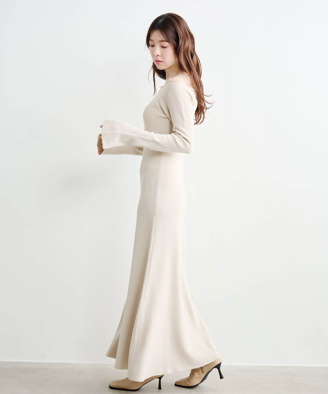 ココディール　即完レースディティールオフショルニットワンピース レースディティールオフショルニットワンピース｜PETAL ONLINE（ペタル