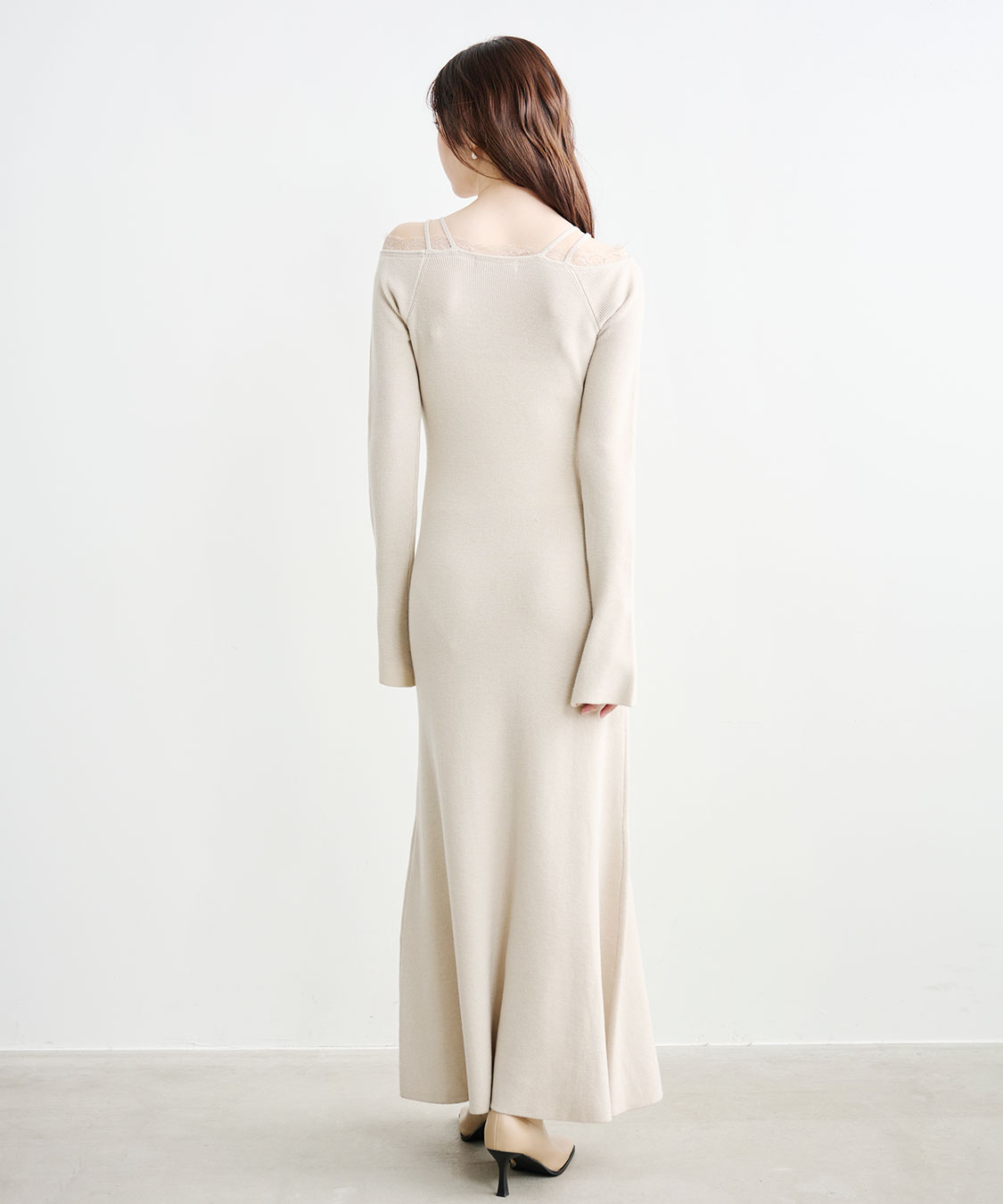 レースディティールオフショルニットワンピース｜PETAL ONLINE（ペタル