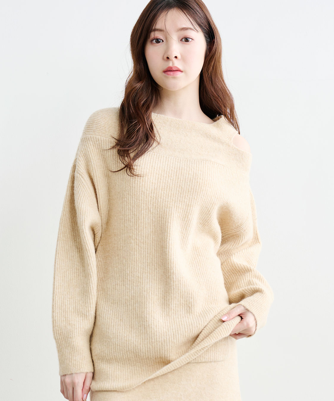 オフショルスリットニット｜PETAL ONLINE（ペタルオンライン）