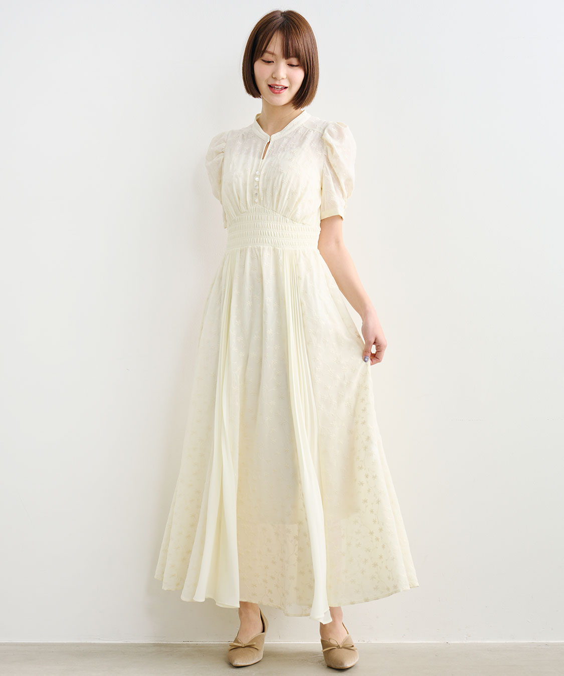 フラワー刺繍プリーツ切り替えワンピース｜PETAL ONLINE（ペタル