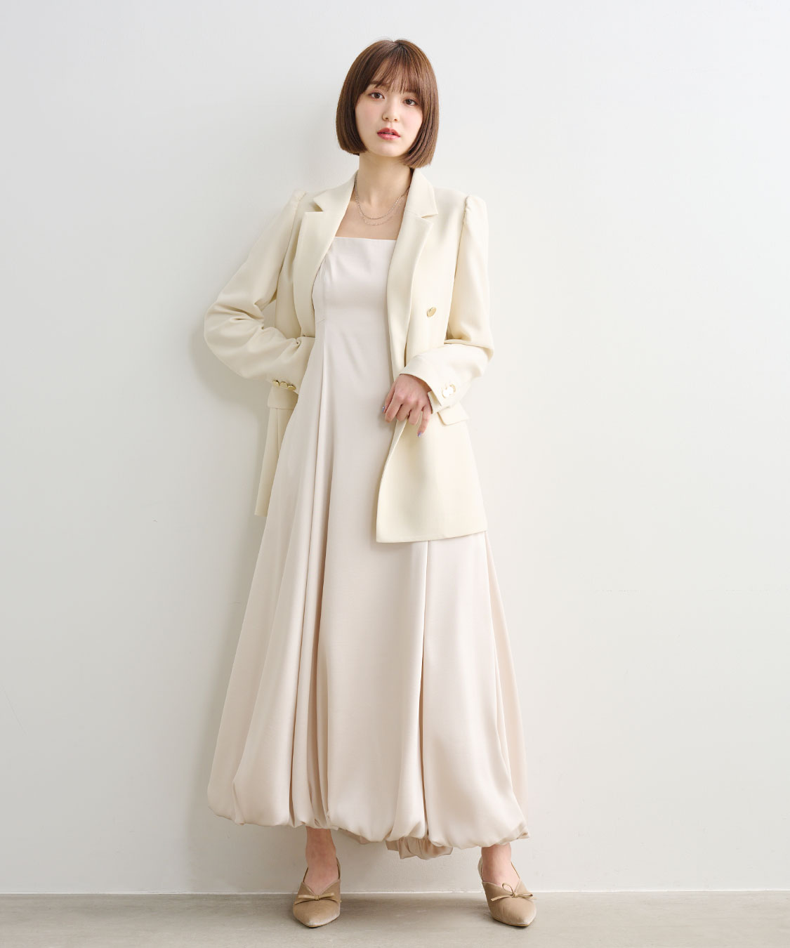 バルーンヘムバックデザインサテンワンピース｜PETAL ONLINE（ペタル