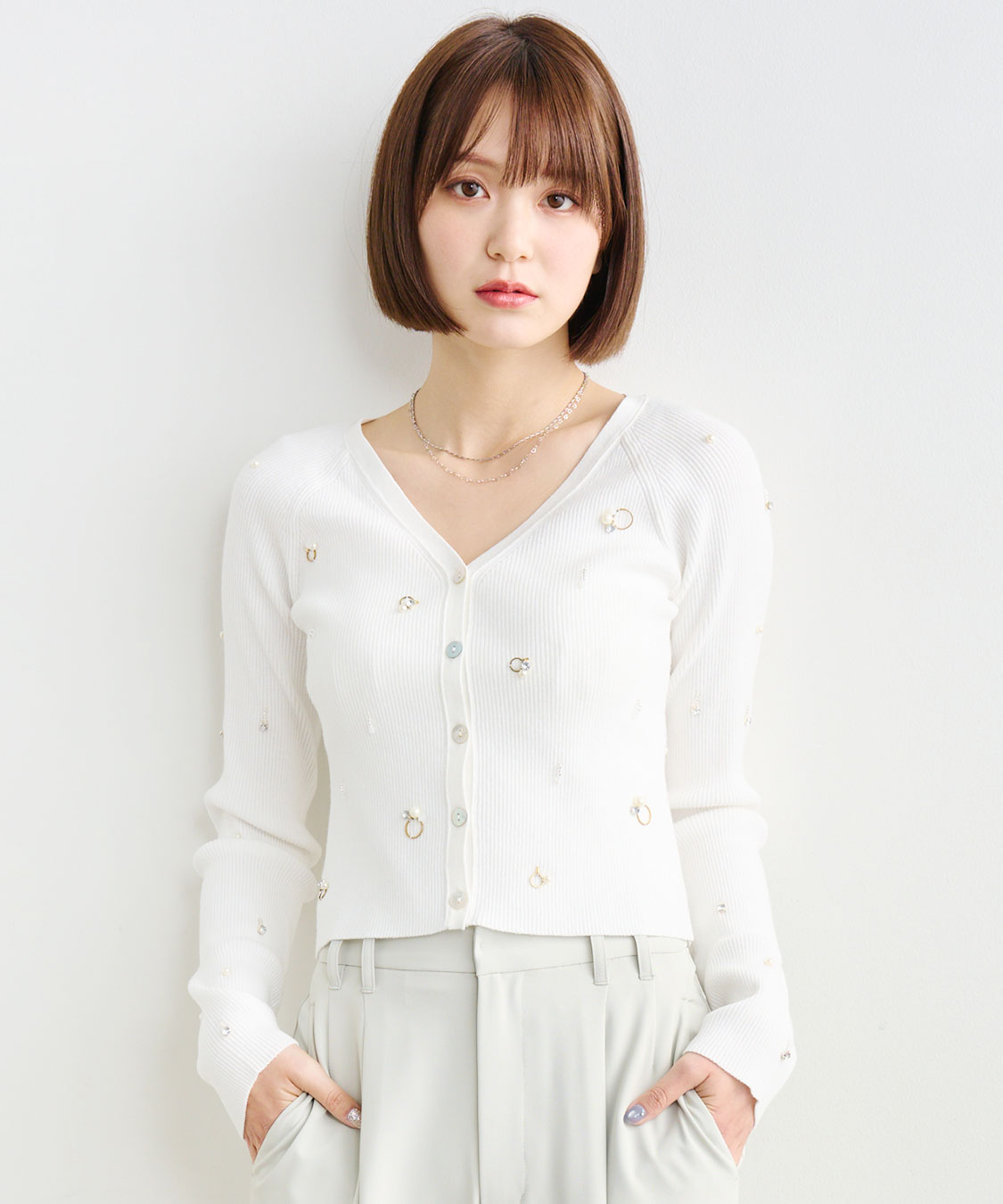 Vネックビジューニットカーディガン｜PETAL ONLINE（ペタルオンライン）