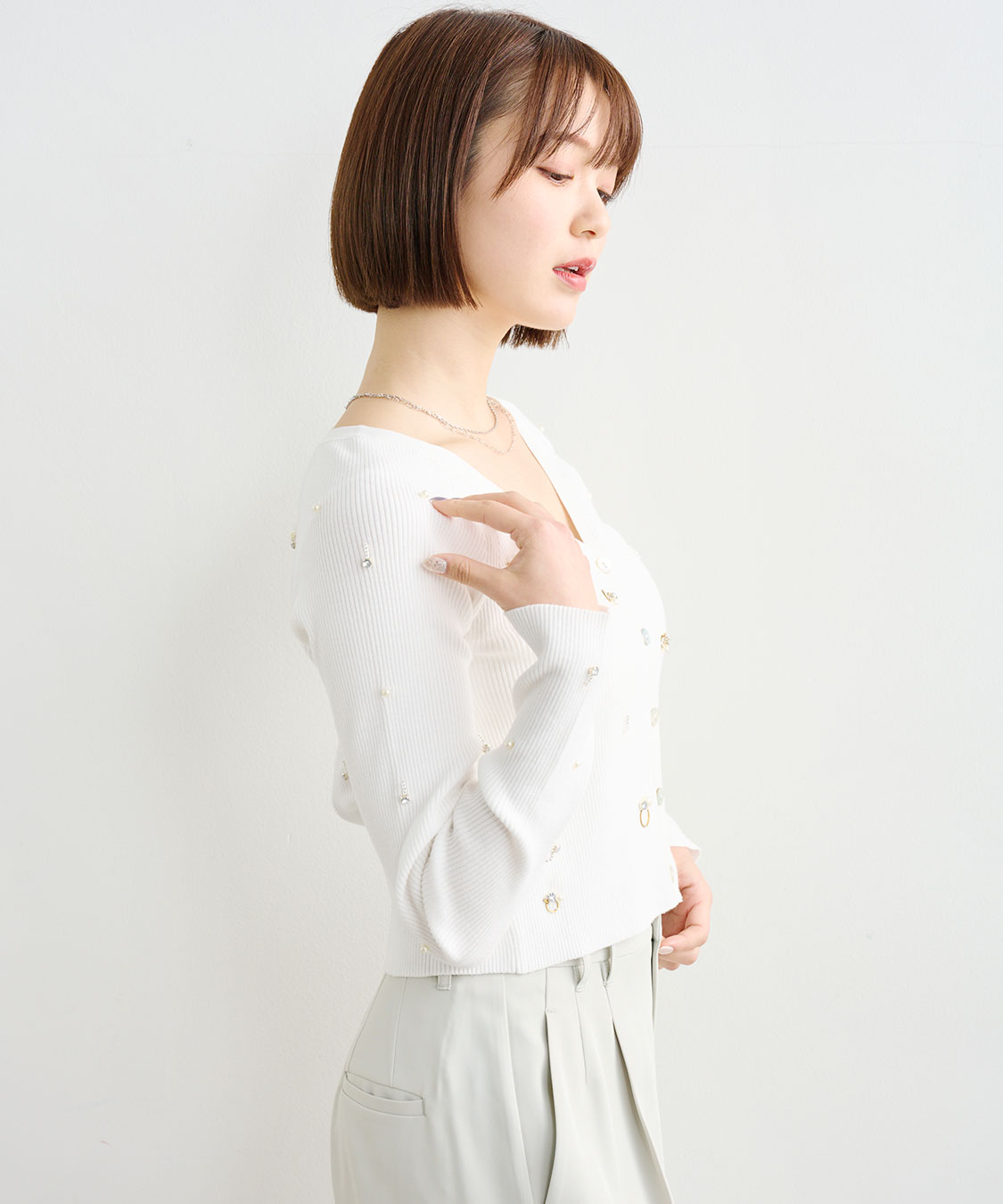 Vネックビジューニットカーディガン｜PETAL ONLINE（ペタルオンライン）