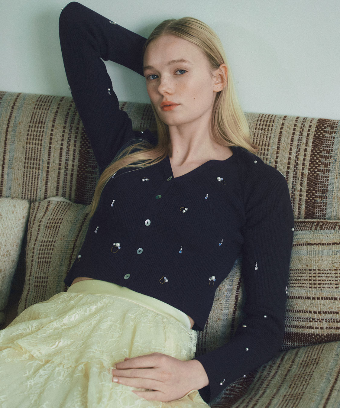 Vネックビジューニットカーディガン｜PETAL ONLINE（ペタルオンライン）