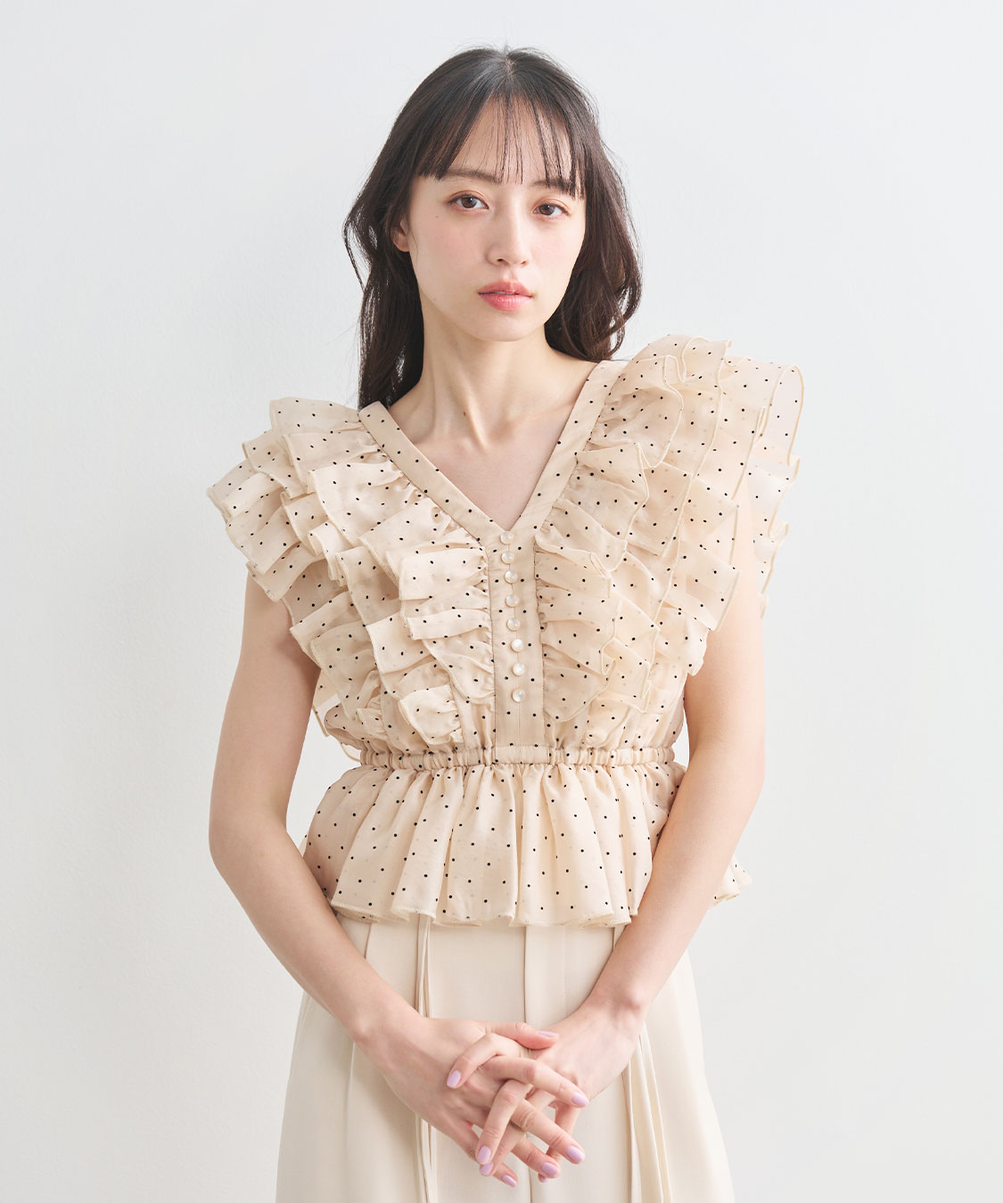 【大人気即完♡】ココディール フロッキードットフリルブラウス アイボリー フロッキードットフリルブラウス｜PETAL ONLINE（ペタルオンライン）