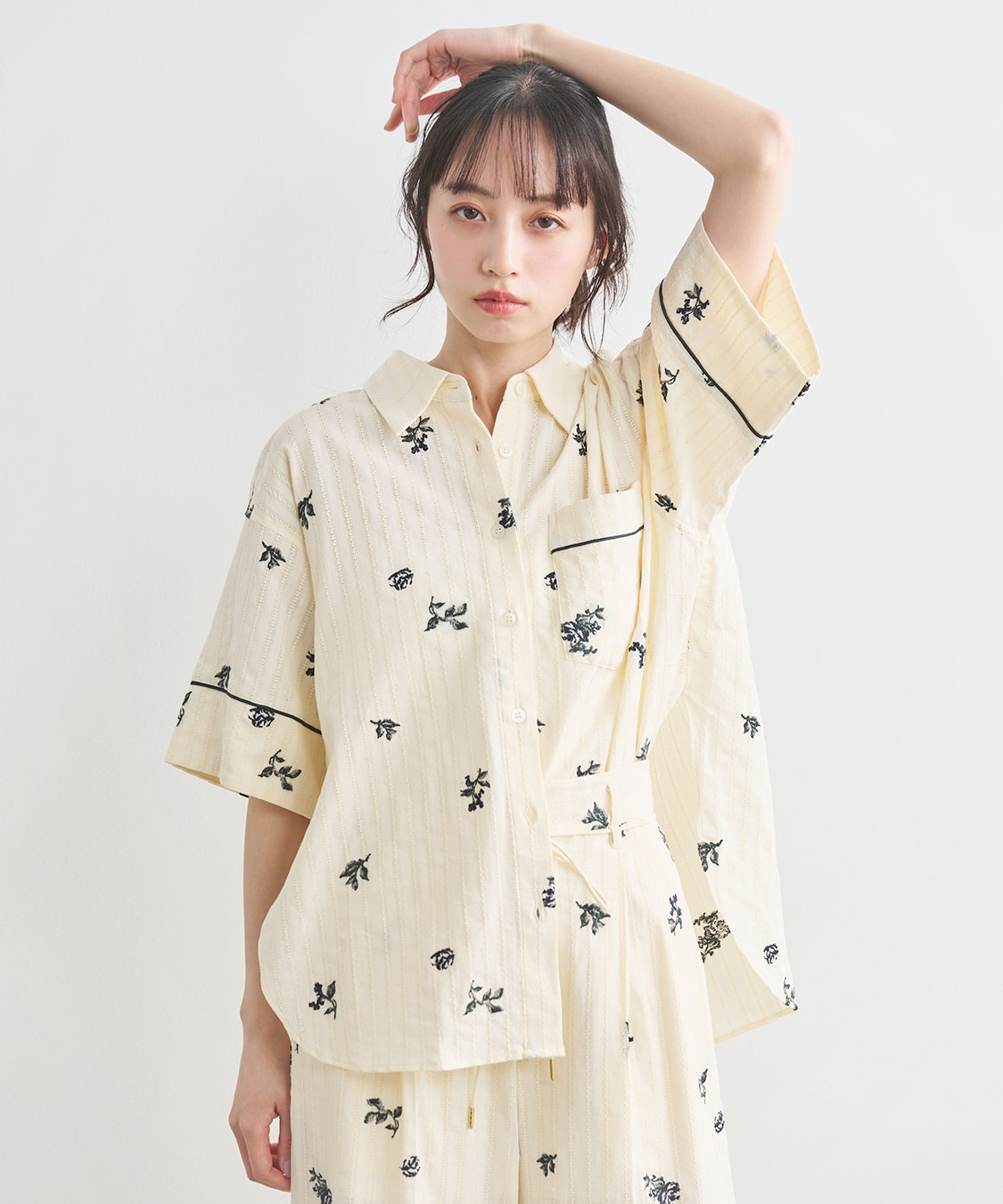 フラワー刺繍ストライプブラウス｜PETAL ONLINE（ペタルオンライン）