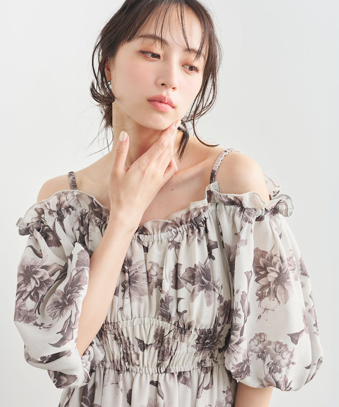 フラワープリントオフショルワンピース｜PETAL ONLINE（ペタルオンライン）