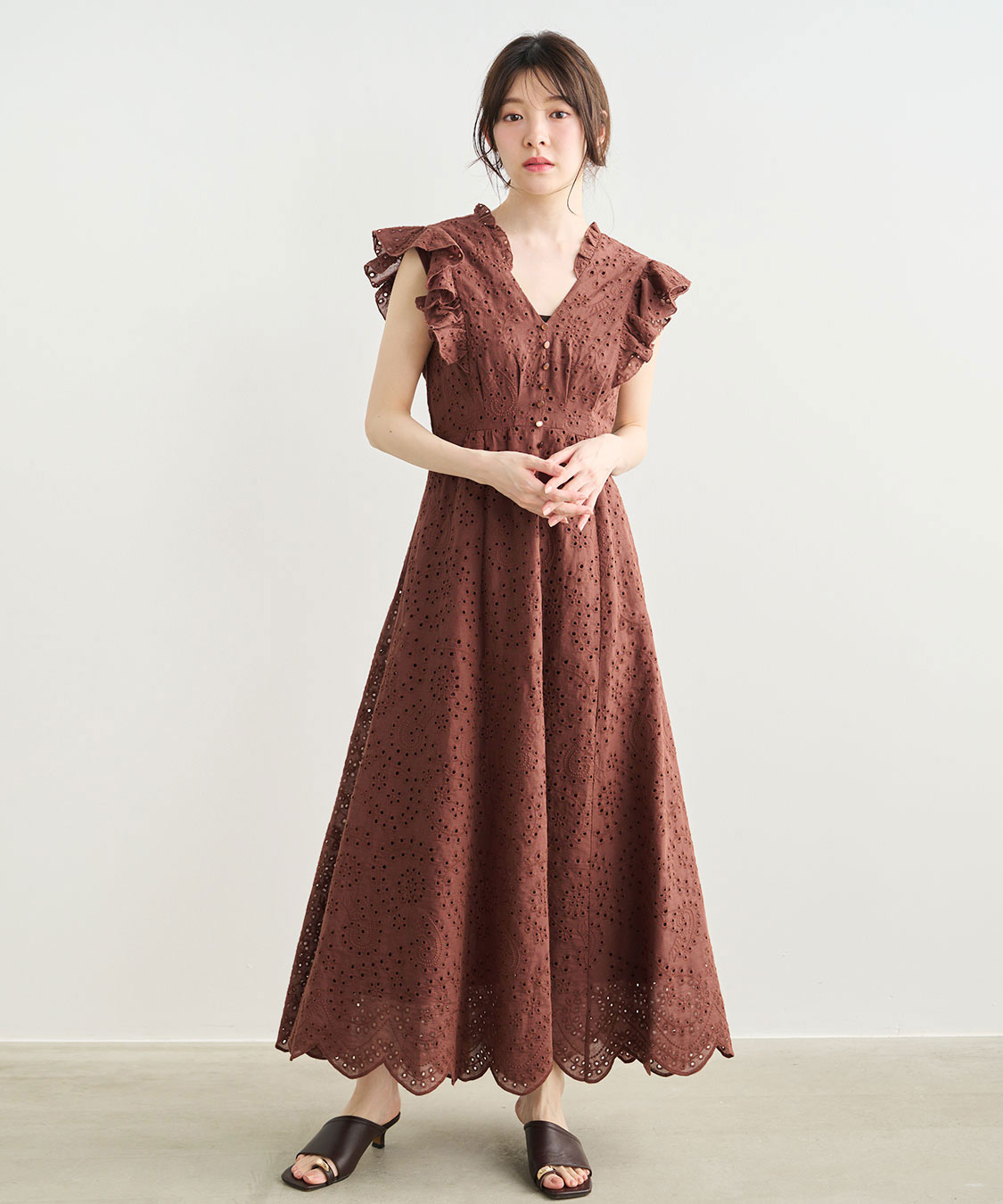 バックシャンエンブロイダリーワンピース｜PETAL ONLINE（ペタル