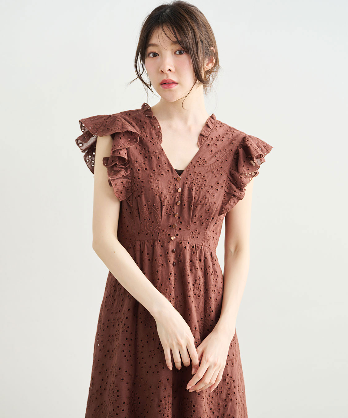 バックシャンエンブロイダリーワンピース｜PETAL ONLINE（ペタル