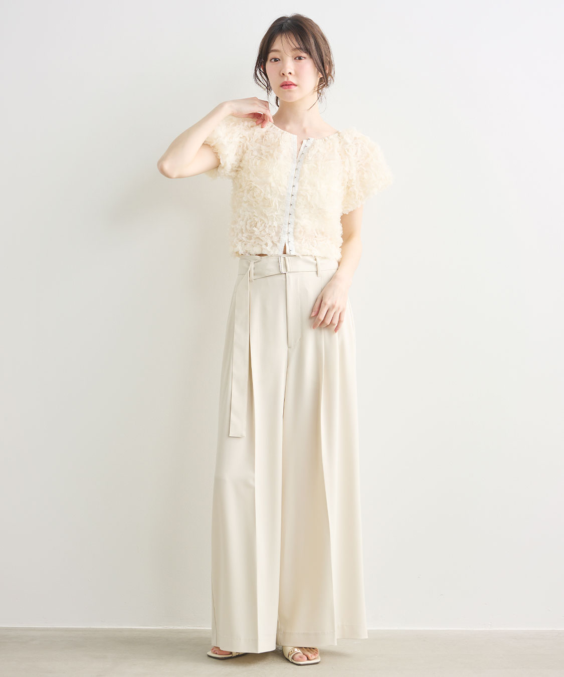 5128【美品】usaato ワイドパンツ 天然素材 シェルダブルボタン 白 ツータックワイドパンツ｜PETAL ONLINE（ペタルオンライン）