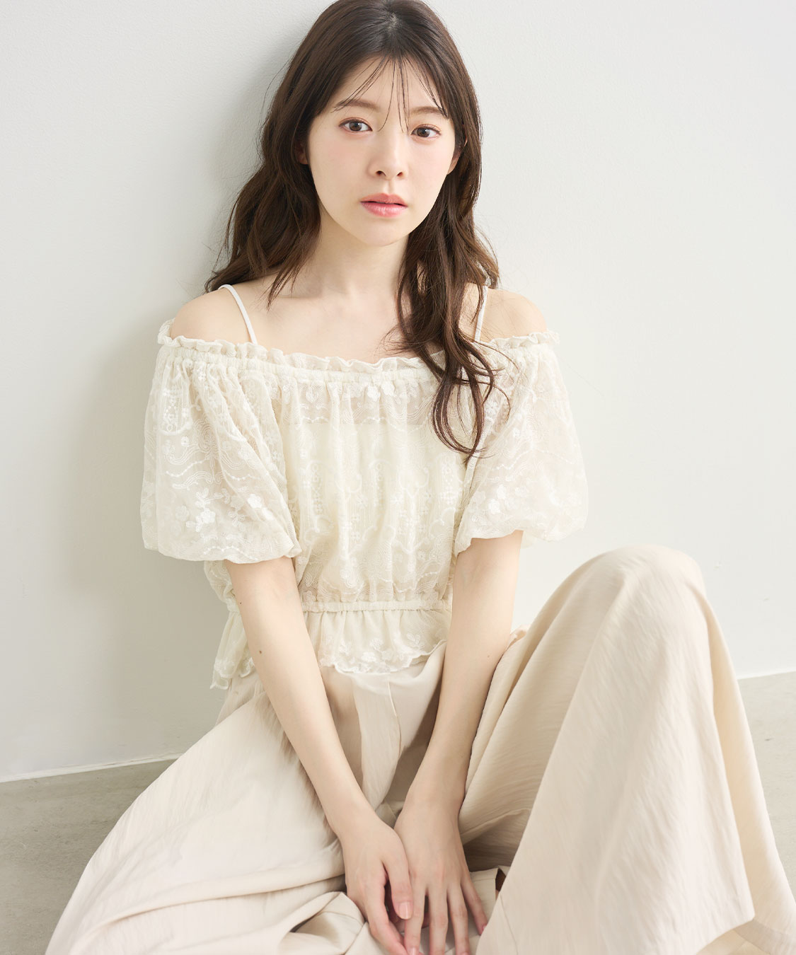 チュール刺繍オフショルブラウス｜PETAL ONLINE（ペタルオンライン）