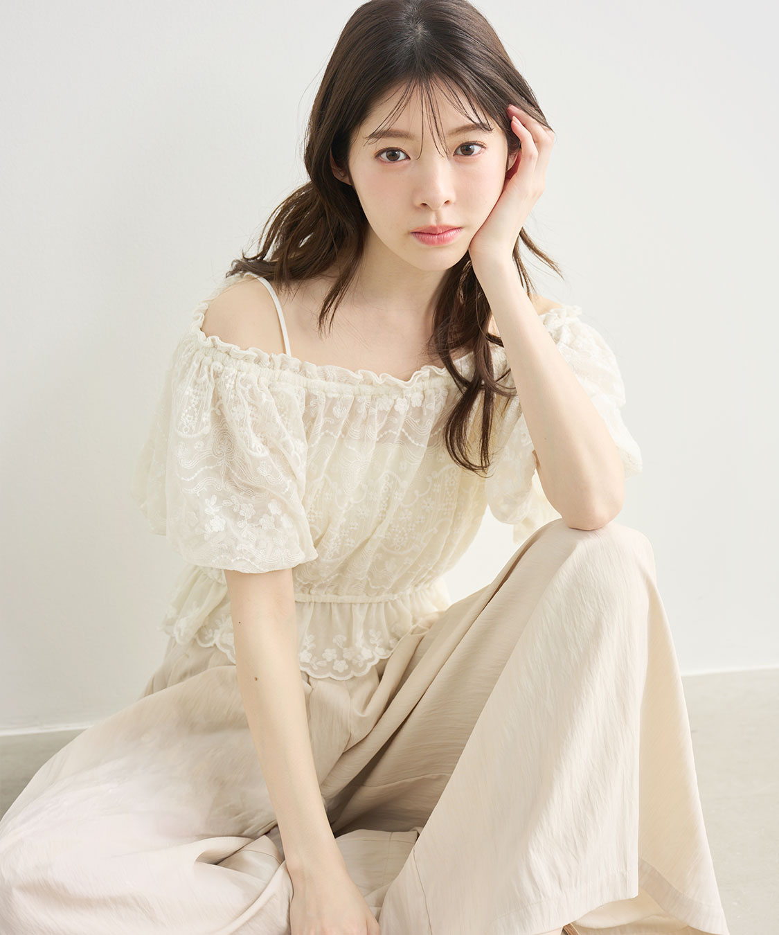 チュール刺繍オフショルブラウス｜PETAL ONLINE（ペタルオンライン）