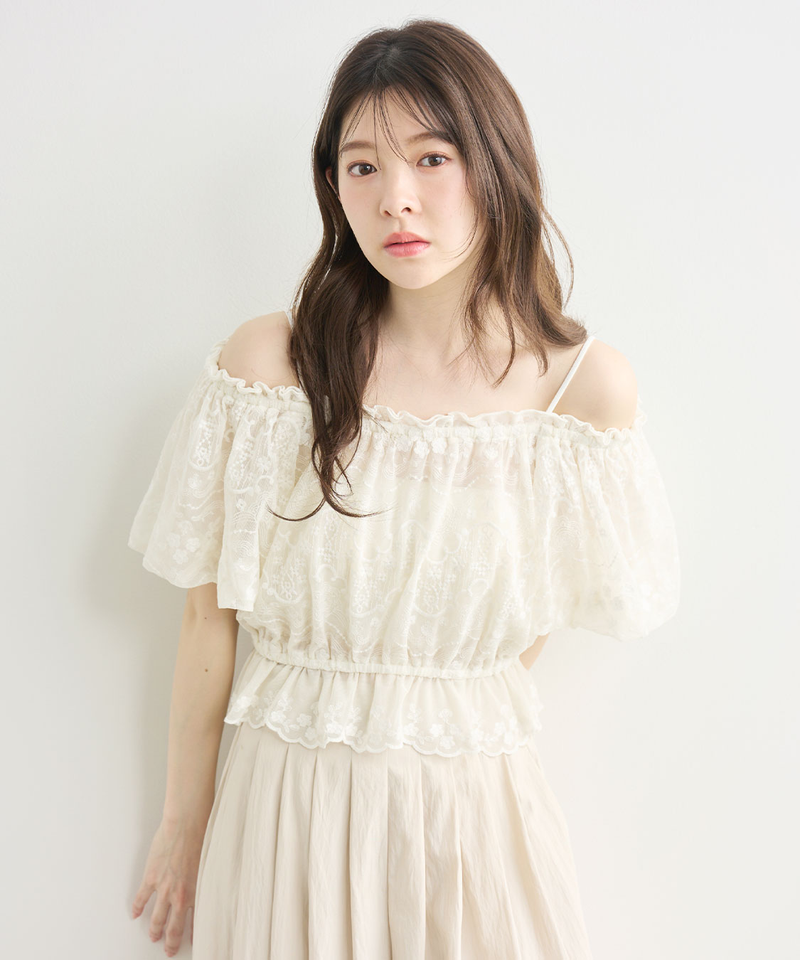 チュール刺繍オフショルブラウス｜PETAL ONLINE（ペタルオンライン）
