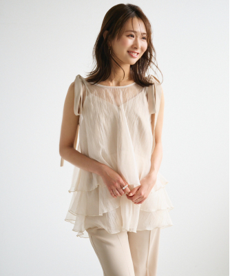 TO BE CHIC*プチフラワーサテンブラウス&スカート セットアップ TO BE CHIC*プチフラワーサテンブラウス&スカート セットアップ