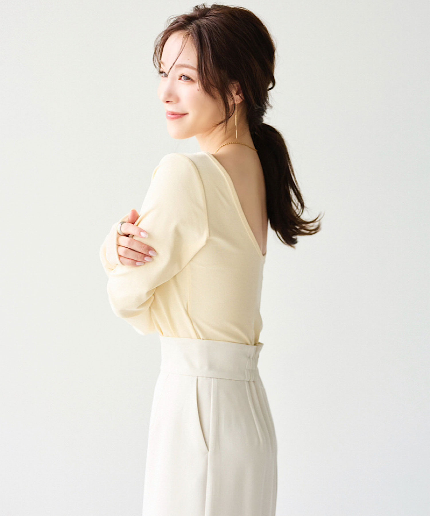 【新品未着用】 aimeine シアーニットスリーブバックオープントップス シアーニットスリーブバックオープントップス｜PETAL ONLINE