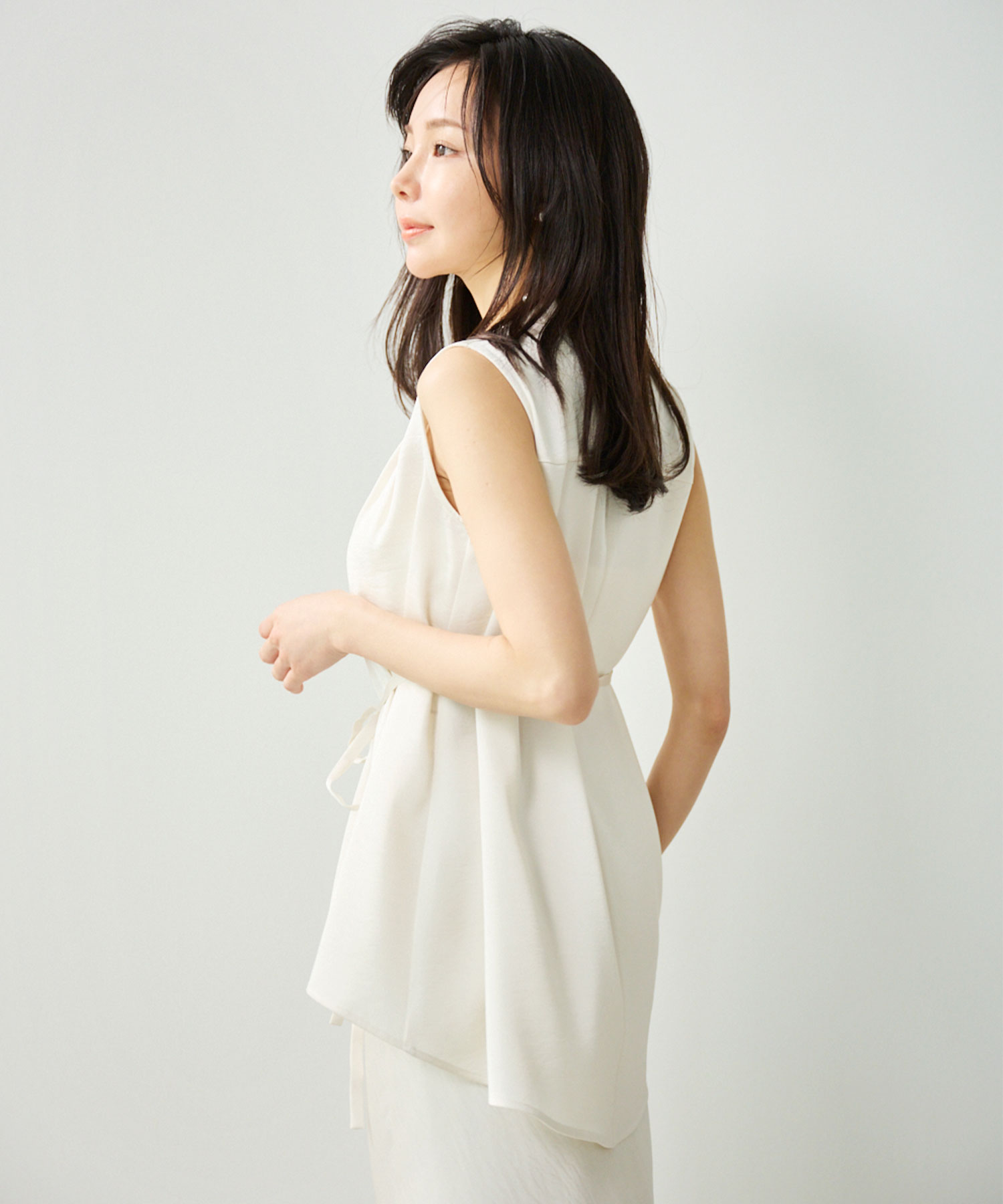 Aimeine サテンデザインヘムブラウス サテンデザインヘムブラウス｜PETAL ONLINE（ペタルオンライン）