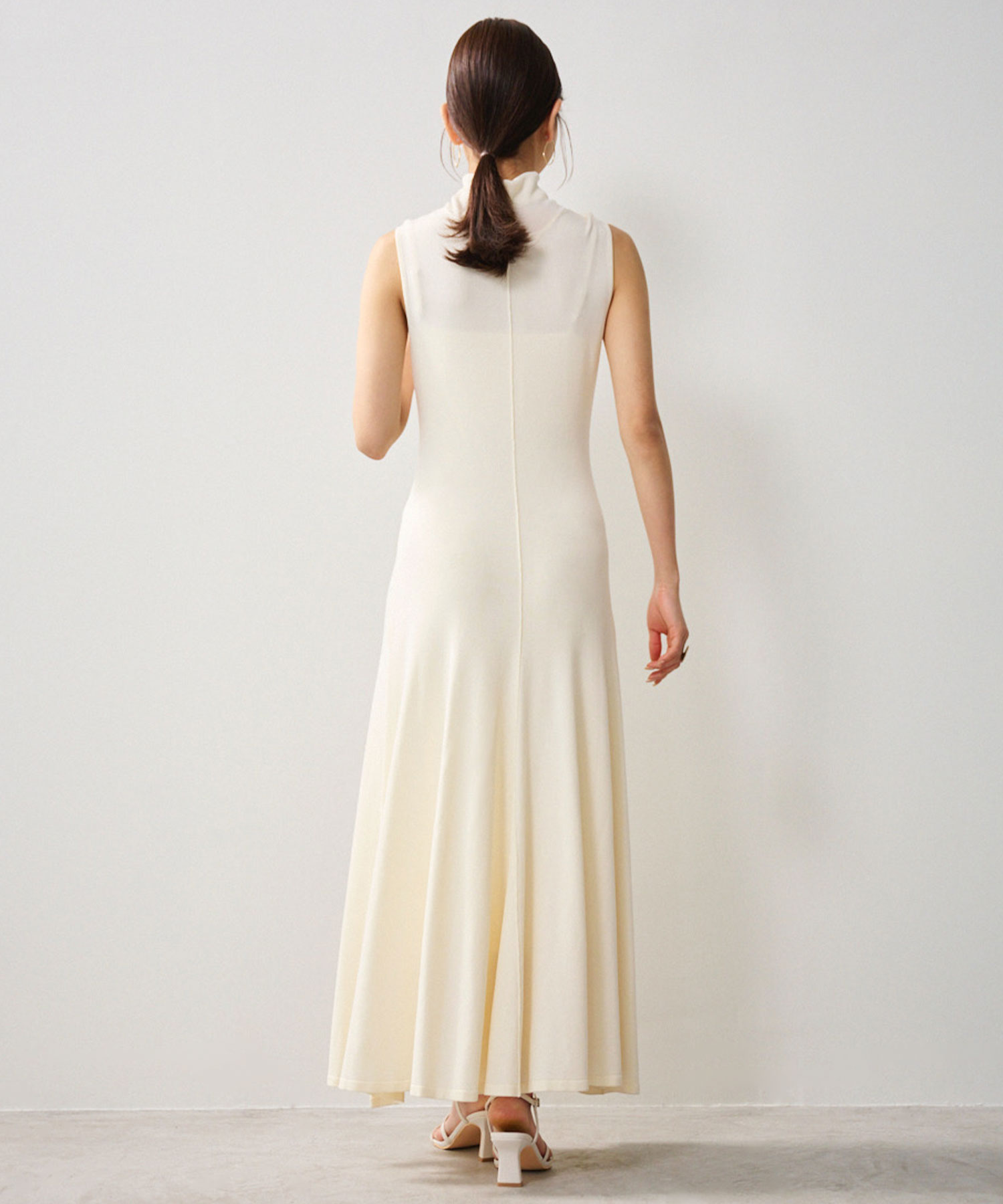 センターラインニットフレアワンピース｜PETAL ONLINE（ペタルオンライン）