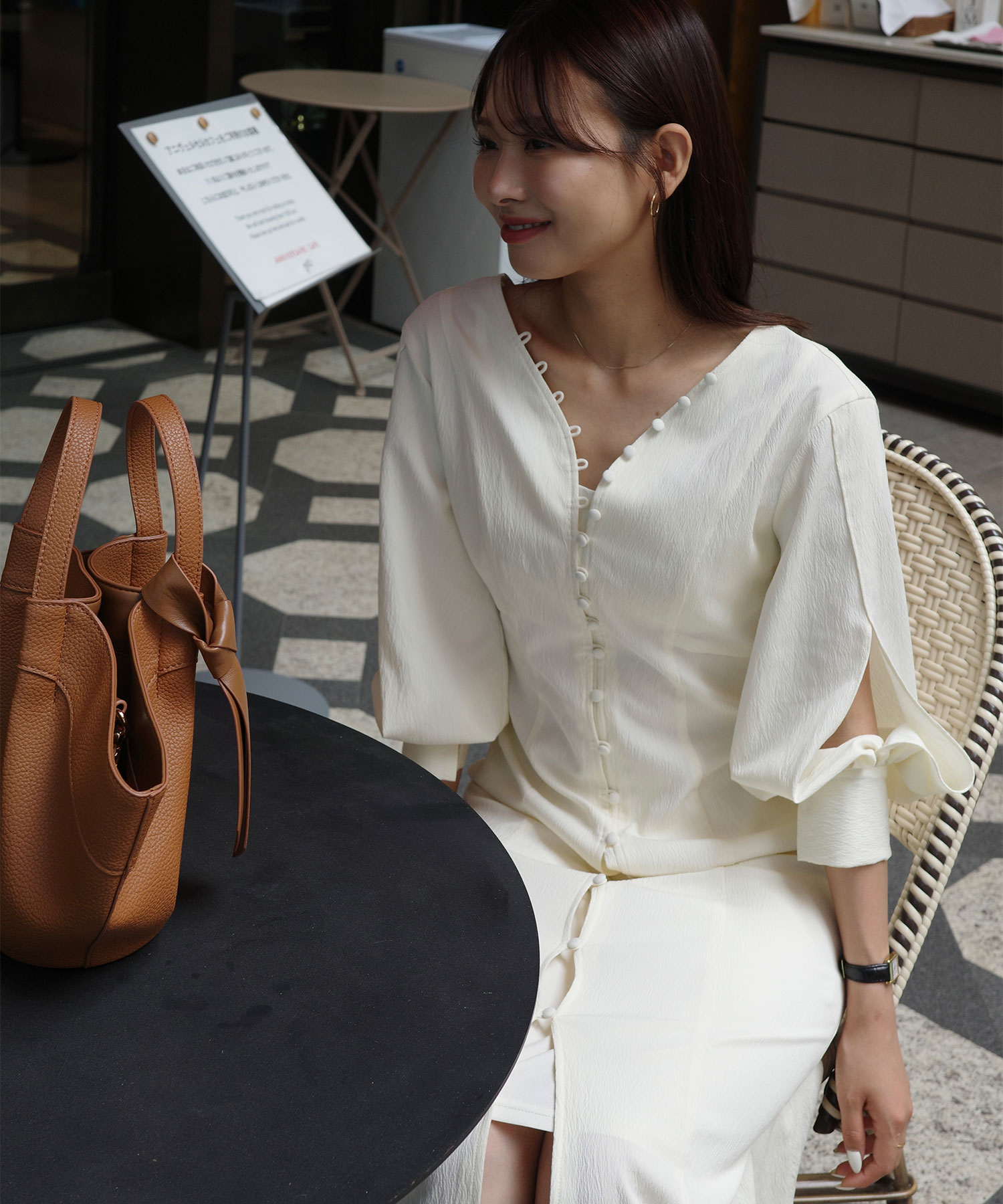 ループボタンバックオープンIラインワンピース｜PETAL ONLINE