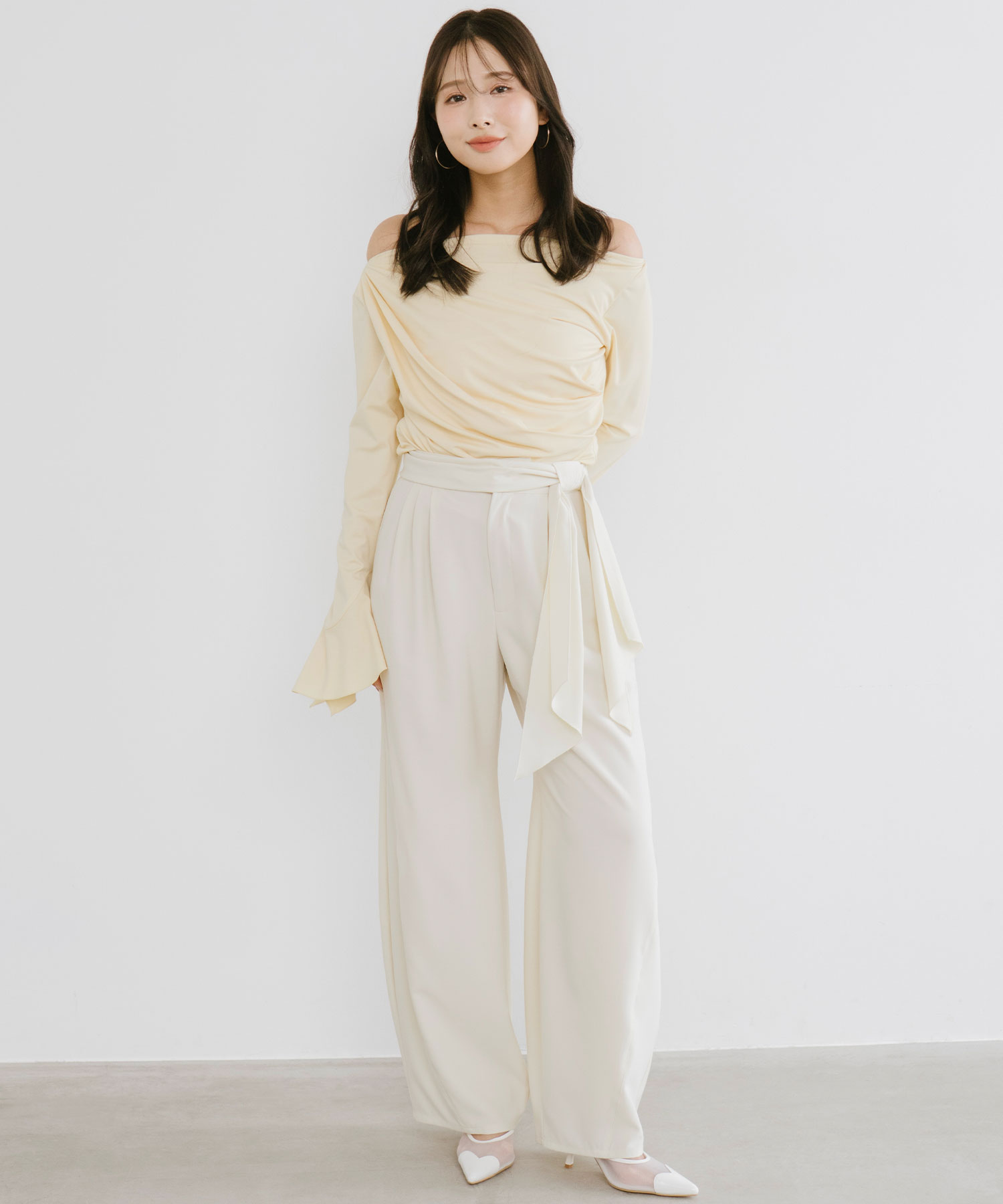 ドレープネックカフススリーブトップス｜PETAL ONLINE（ペタルオンライン）