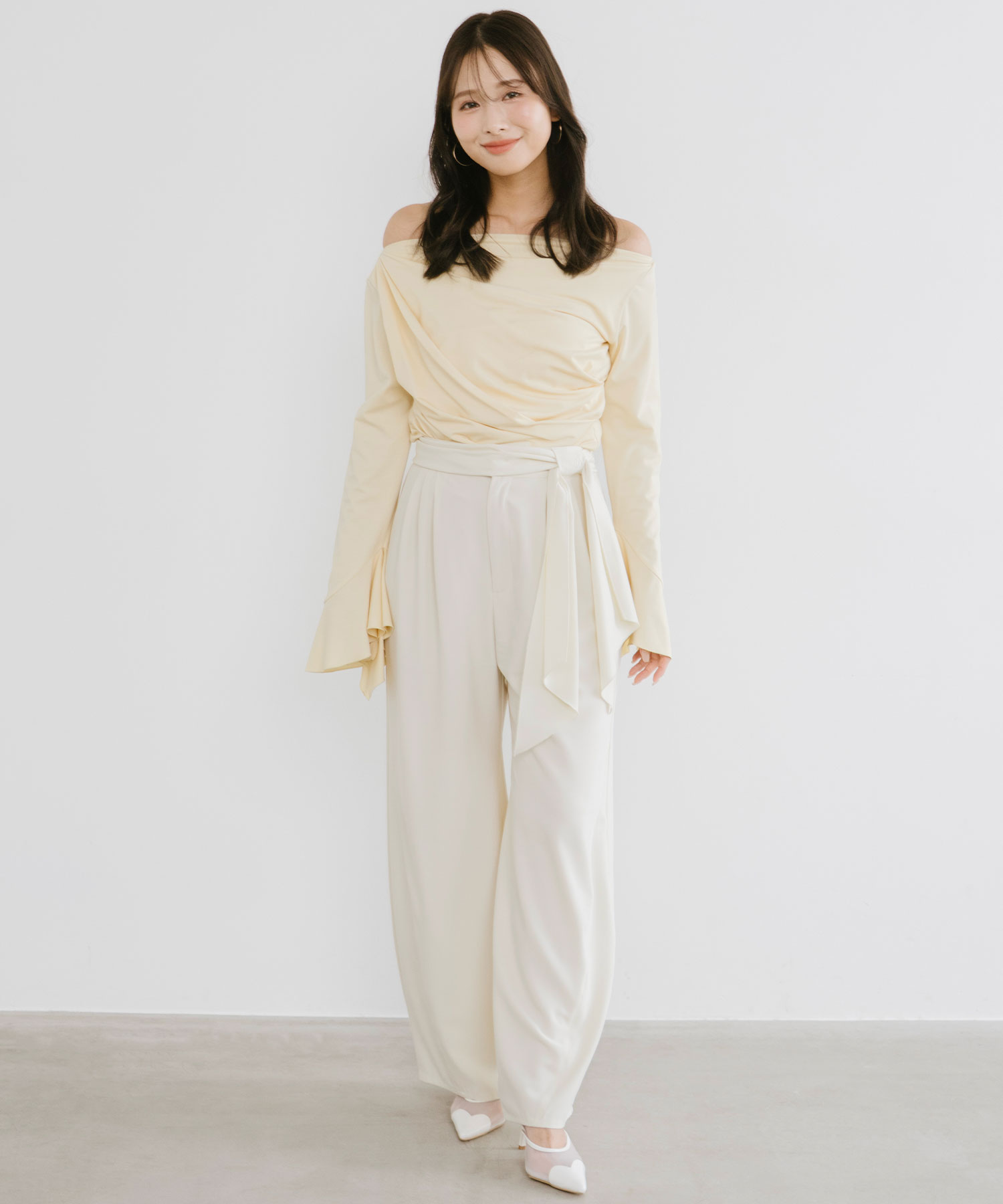 ドレープネックカフススリーブトップス｜PETAL ONLINE（ペタルオンライン）