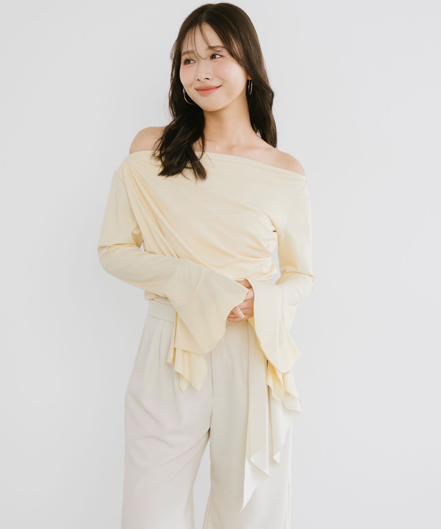 ドレープネックカフススリーブトップス｜PETAL ONLINE（ペタルオンライン）