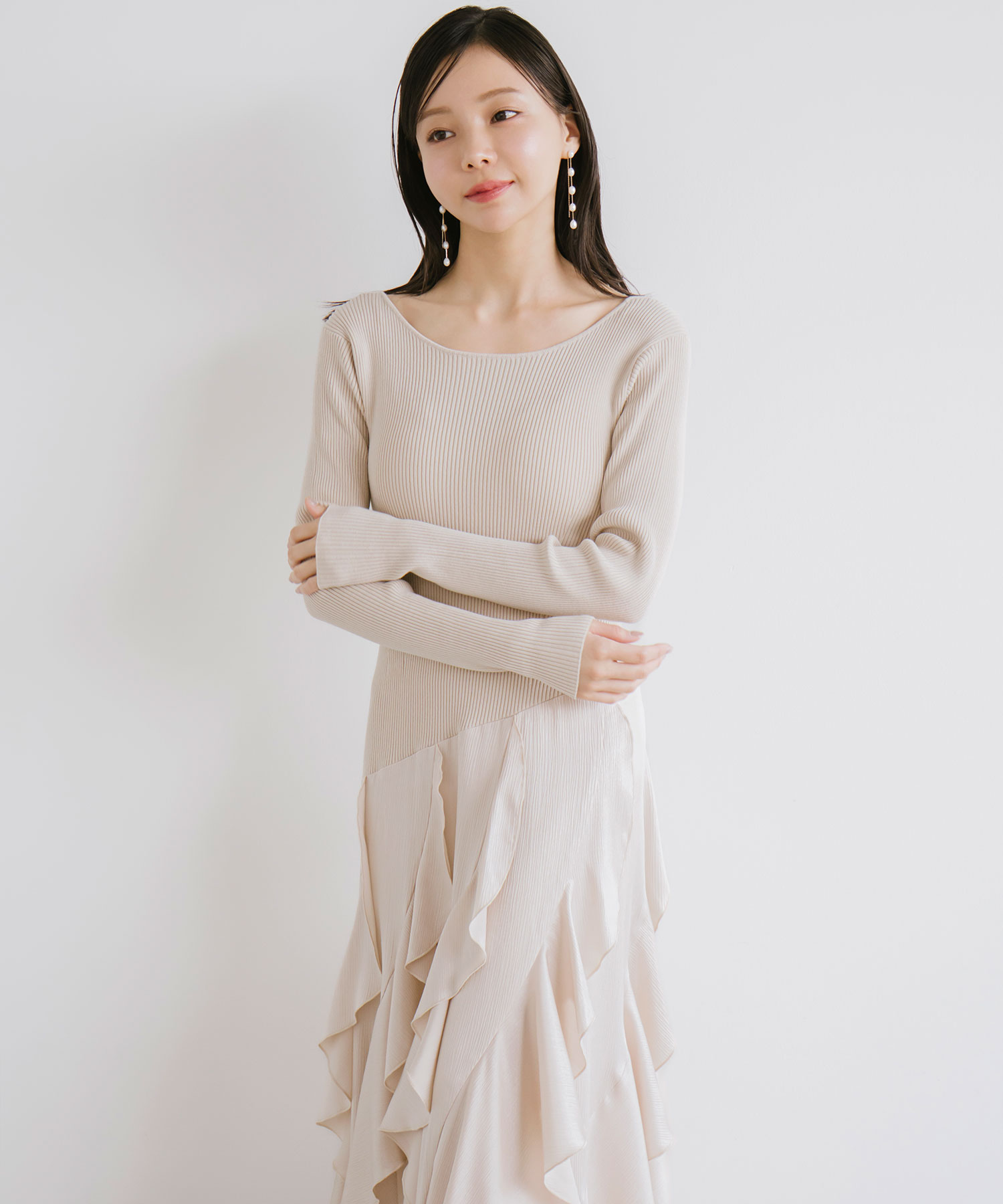 バックオープンフリルドッキングワンピース｜PETAL ONLINE（ペタル