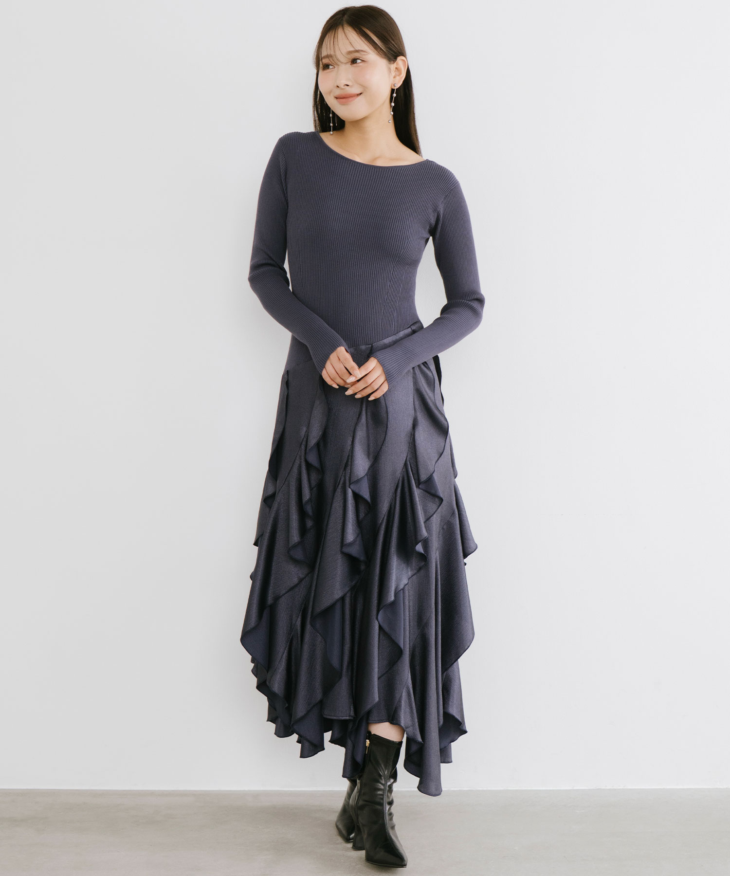 バックオープンフリルドッキングワンピース｜PETAL ONLINE（ペタル