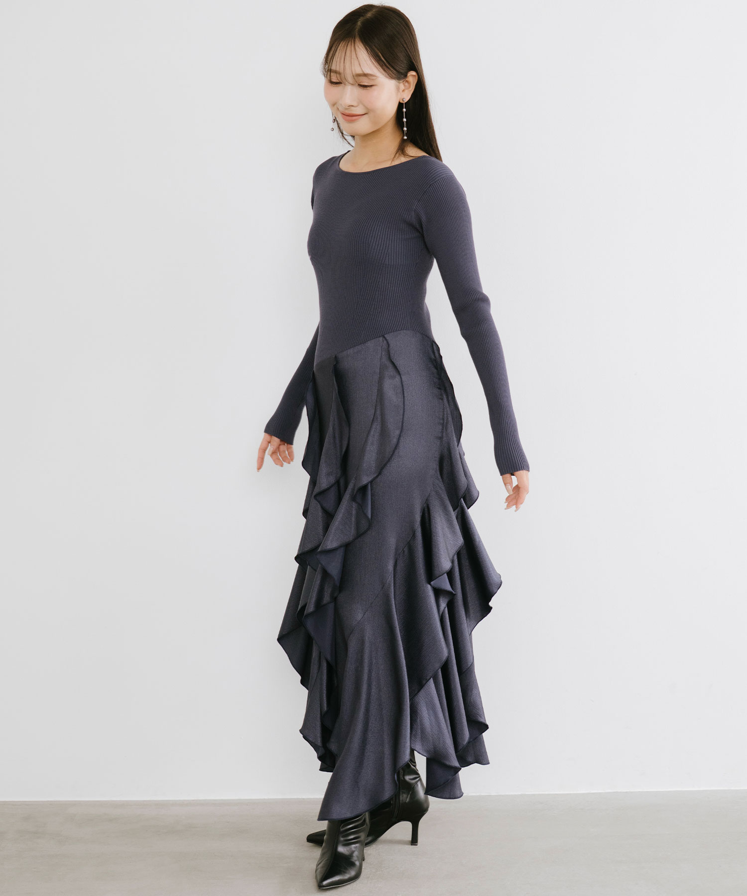 エメイン　バックオープンドッキングワンピース　ネイビー バックオープンフリルドッキングワンピース｜PETAL ONLINE（ペタル