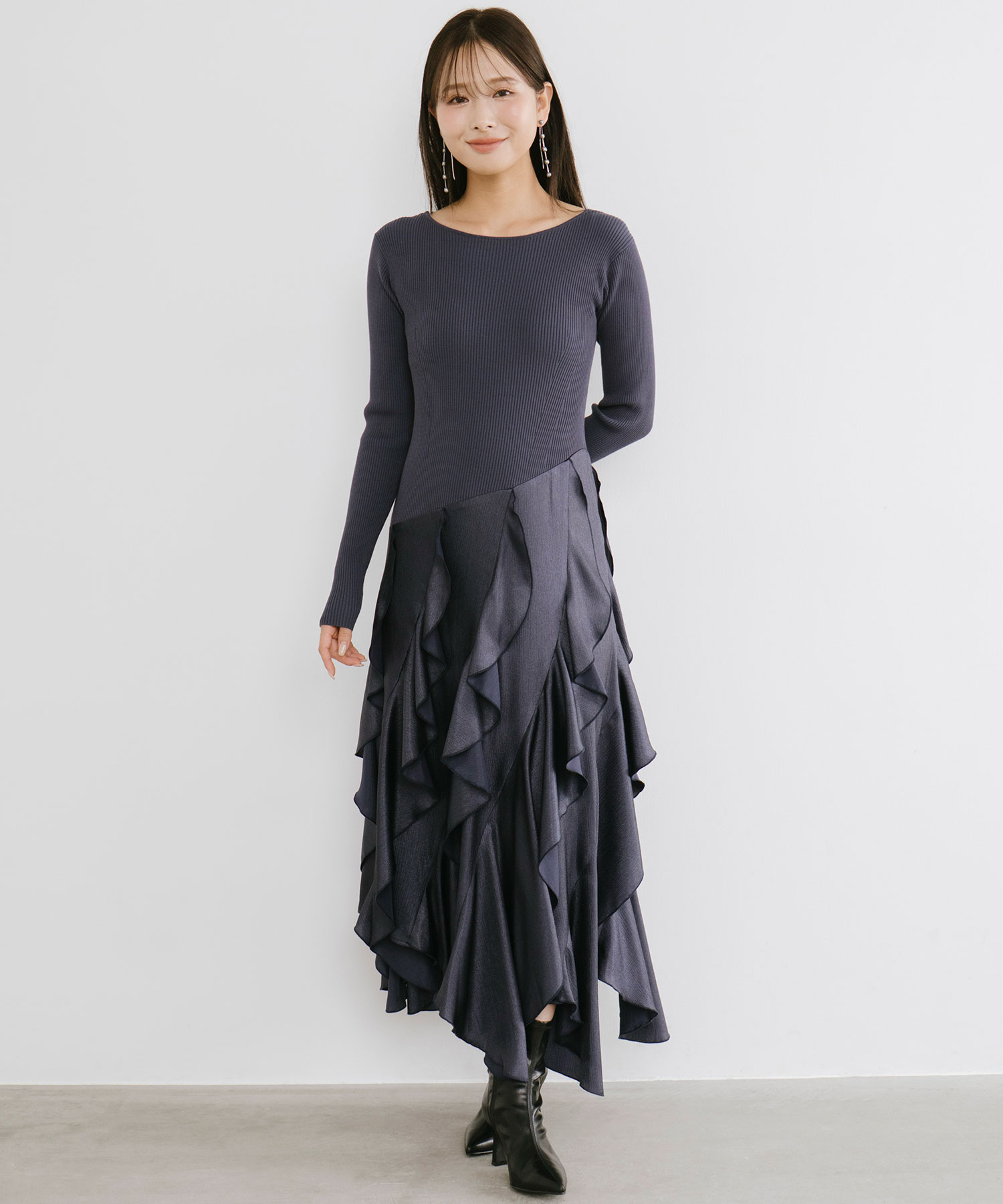 バックオープンフリルドッキングワンピース｜PETAL ONLINE（ペタル