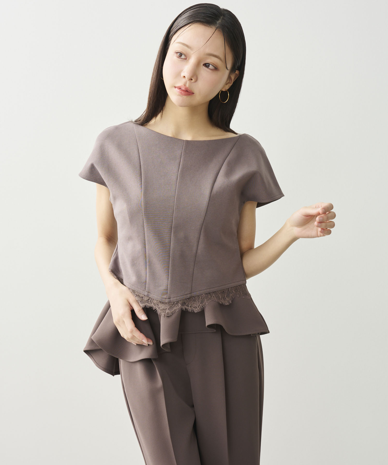 Aimeine レースポインテッドヘムトップス グレー レースポインテッドヘムトップス｜PETAL ONLINE（ペタルオンライン）