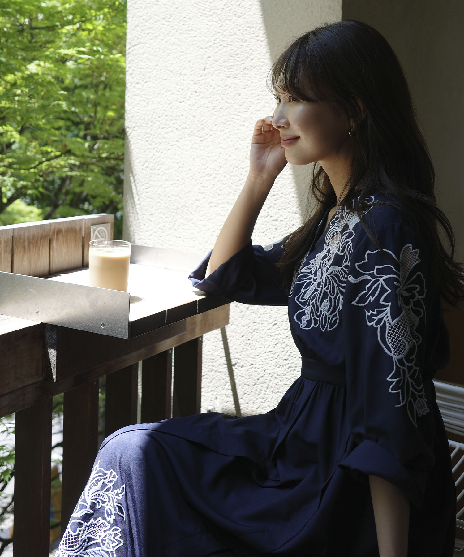 スカルプチャーエンブロイダリーシャツワンピース｜PETAL ONLINE